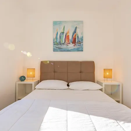 1 Bedroom Beautiful In * Kožino